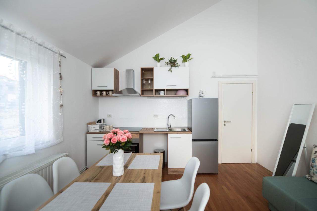 Sunny Beach Apartments شيبينيك المظهر الخارجي الصورة