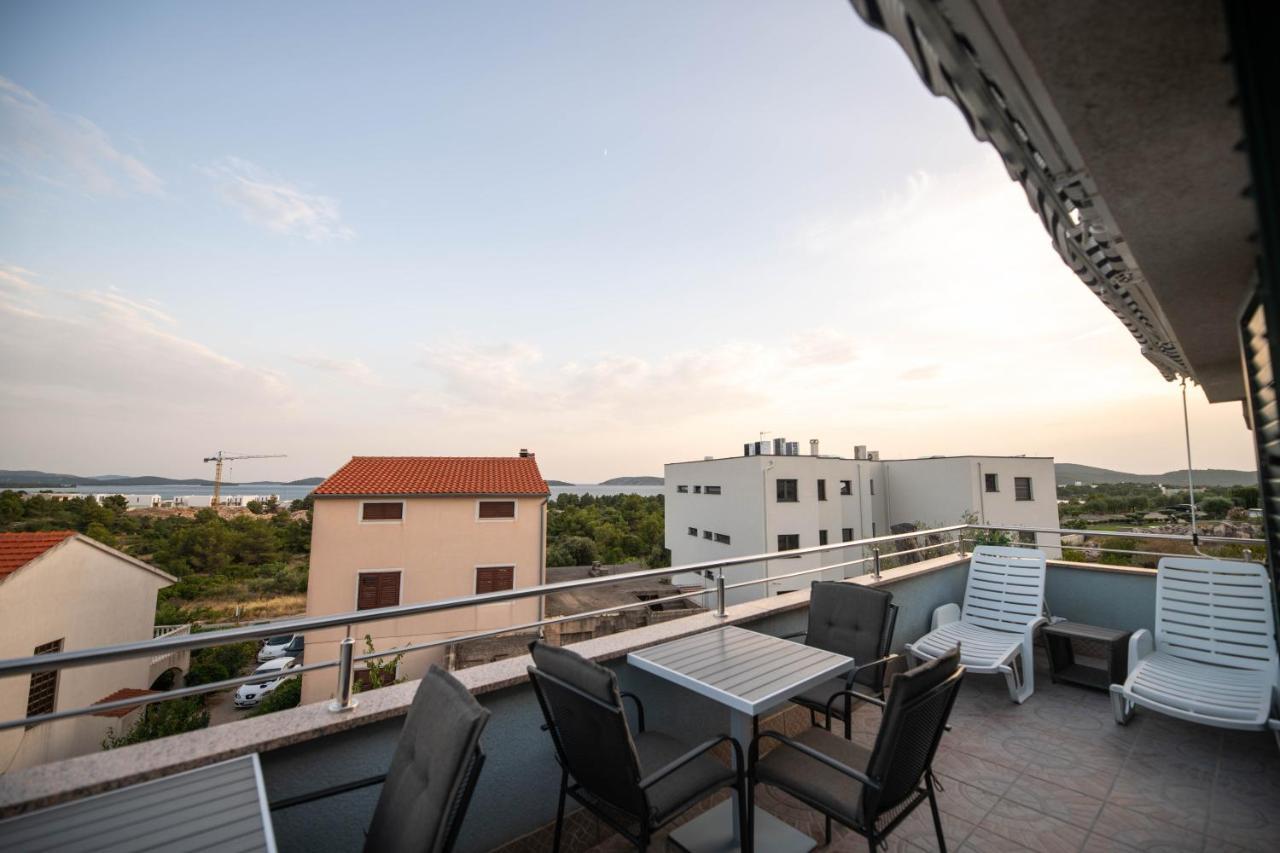 Sunny Beach Apartments شيبينيك المظهر الخارجي الصورة